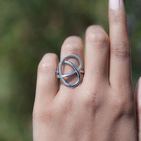 Round Cut Lab Diamond Criss Cross Loop Band