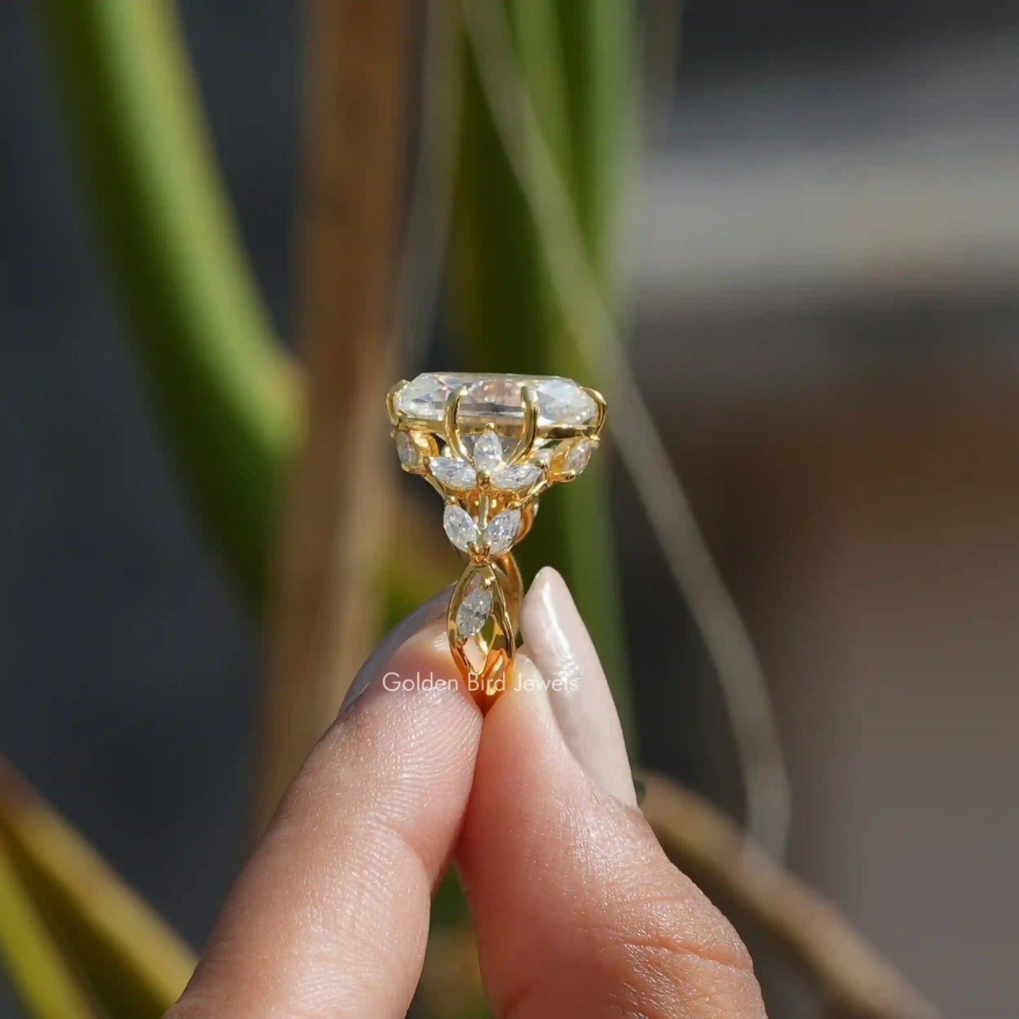 Crushed Ice Oval Cut Moissanite Ring In two fingers