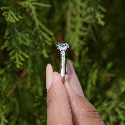 Round Cut Moissanite Gemstone Engagement Ring