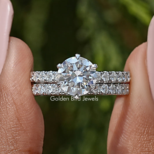 Round Cut Moissanite Engagement Ring Set